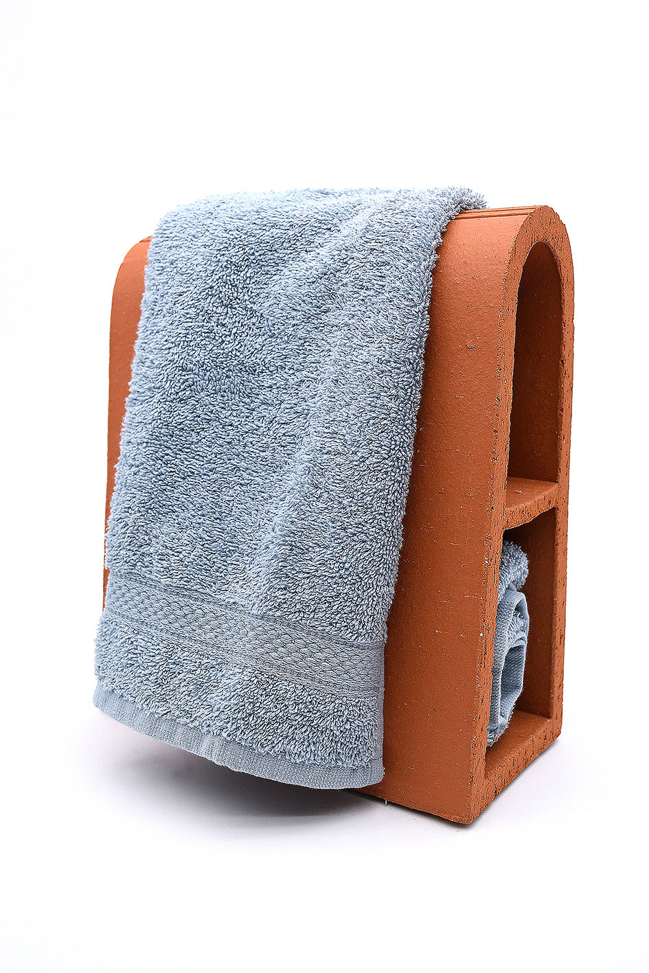 porte-serviettes Argela en cuisine
collection d'objets en argile absorbante permettant de faire sécher beaucoup plus vite tout ce qui est humide : savon, textile, gant, torchon, serviettes, éponge...
Ce porte serviettes à poser peut être installer en salle de bain , dans un cabinet d'invités ou en cuisine
fabrication française locale d'occitanie
Artisanat made in france