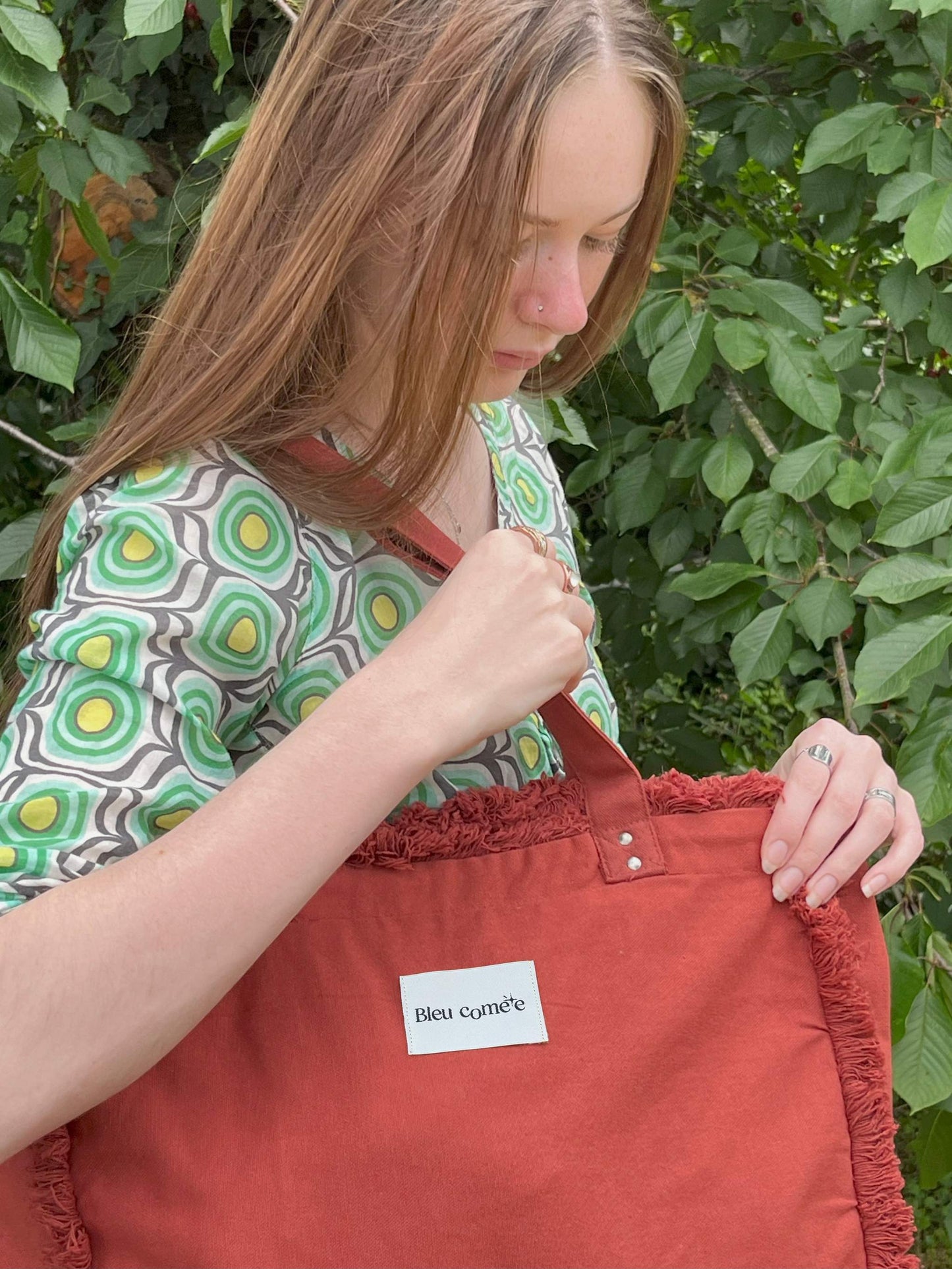 porté à l'épaule du sac cabas XXL